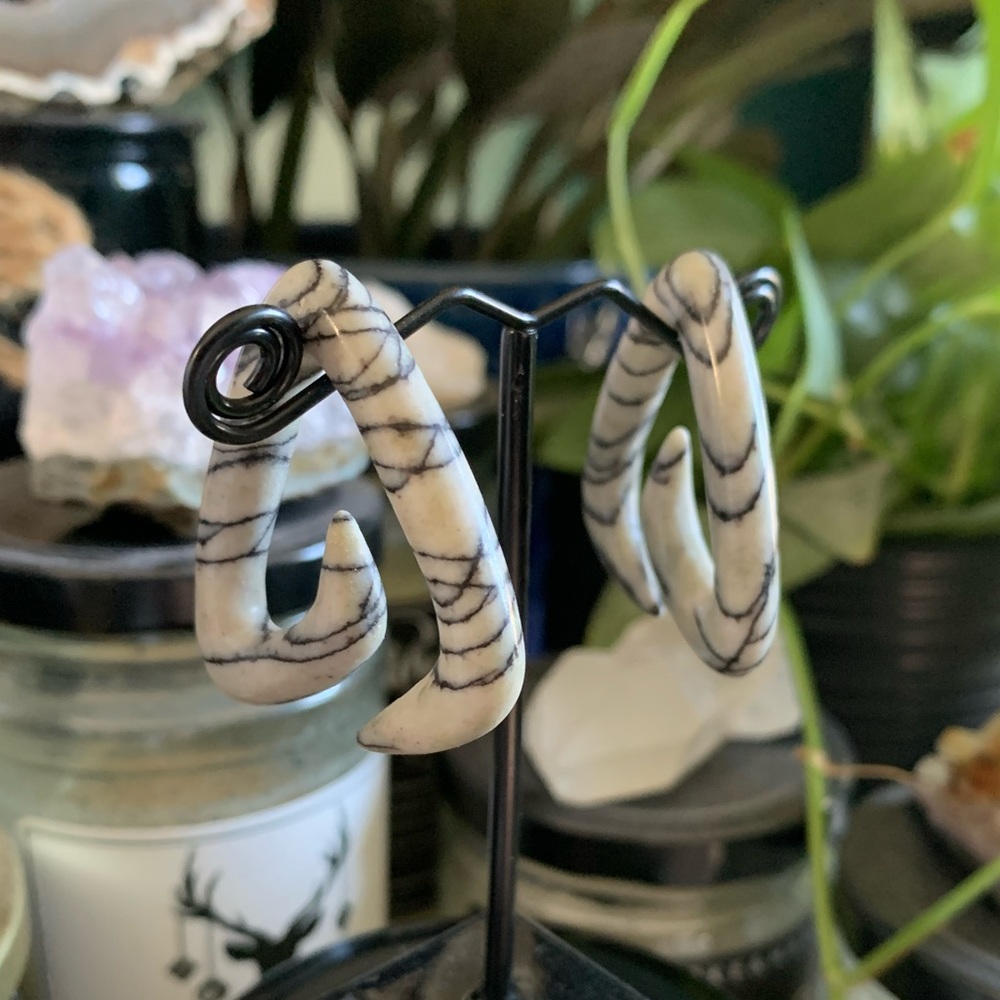 2g Picasso Jasper stone Trinity Spirals